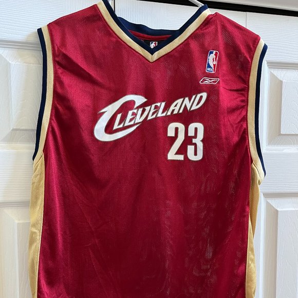 James NBA Cleveland 23 jersey - Picture 1 of 5